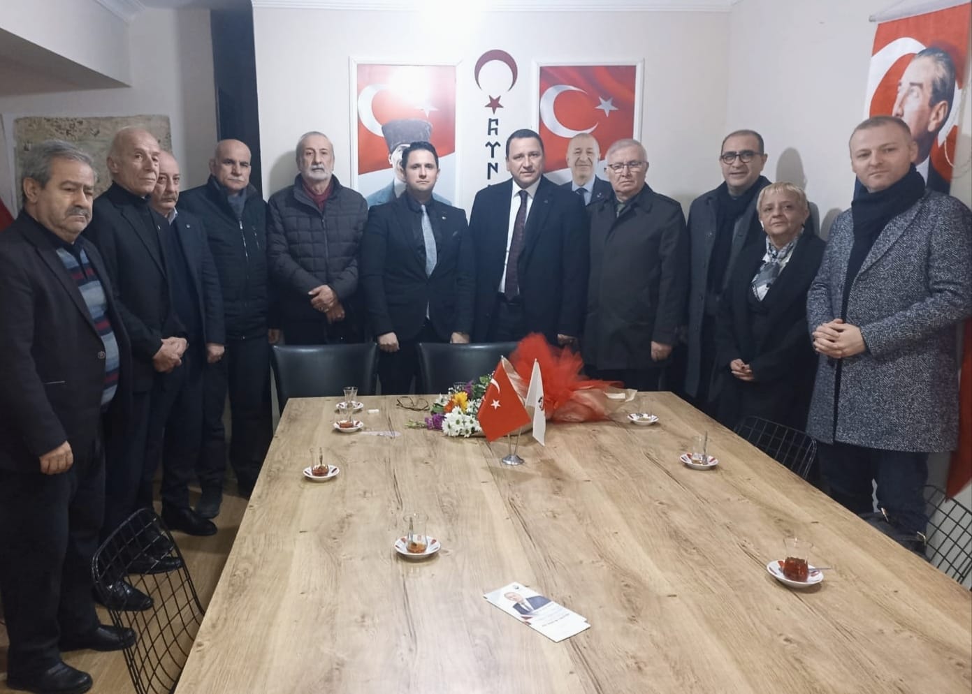Manisa Dostlar Meclisi’nden Zafer Partisi’ne Ziyaret