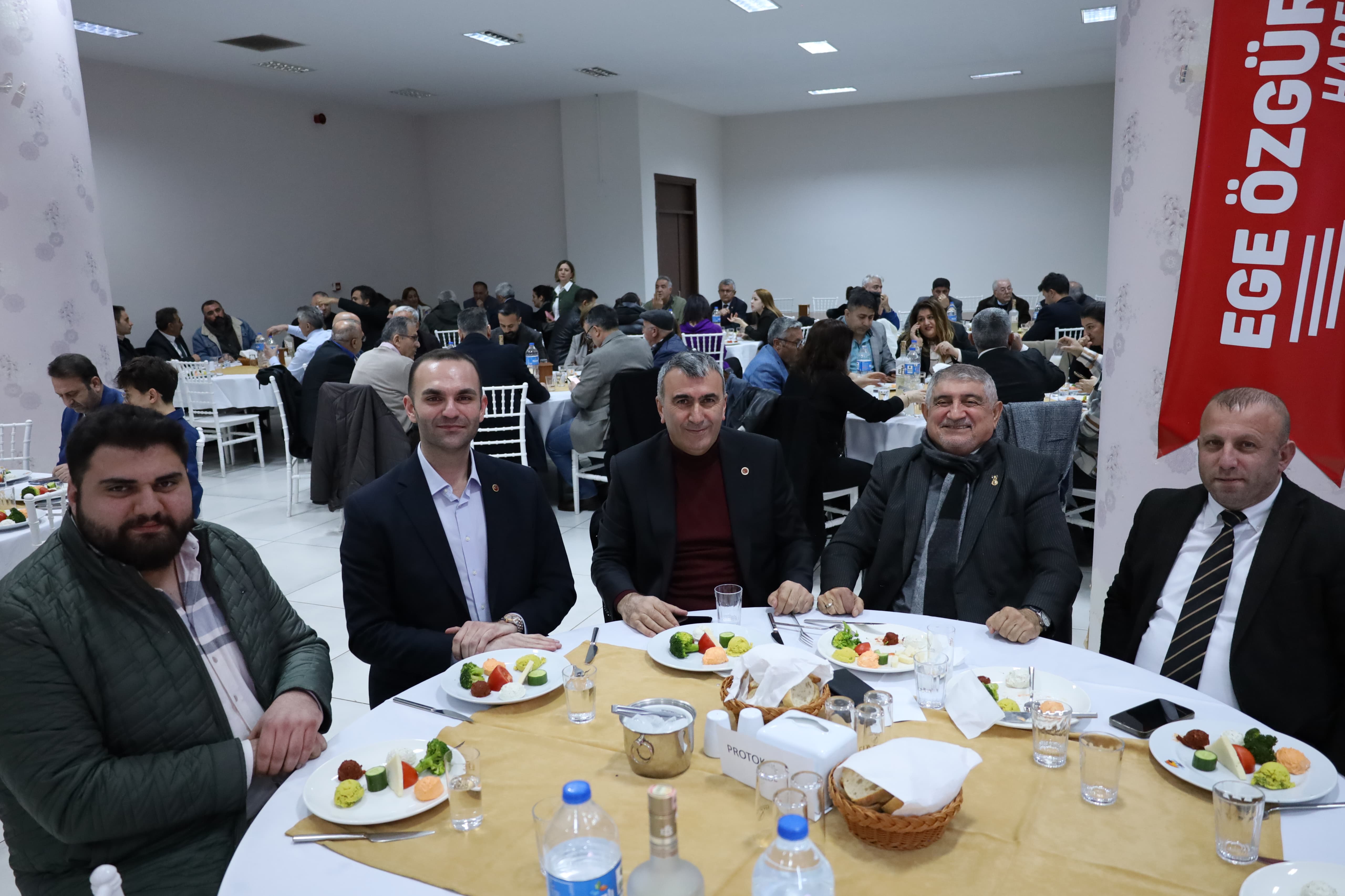 KÜRECİK TV VE EGE ÖZGÜR HABER’İN DAYANIŞMA GECESİ BÜYÜK İLGİ GÖRDÜ