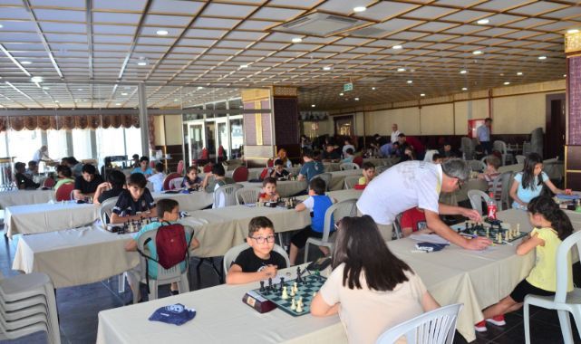 YUNUSEMRE'DE 19 MAYIS SATRANÇ TURNUVASI YAPILDI