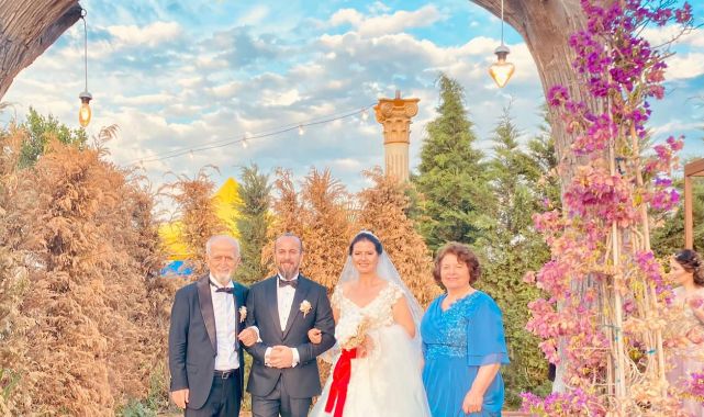 Kocakaya ve Sarıtaş çiftinin mutlu günü