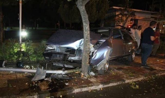 Manisa'da trafik kazası 2 kişinin yaralanmasına neden oldu