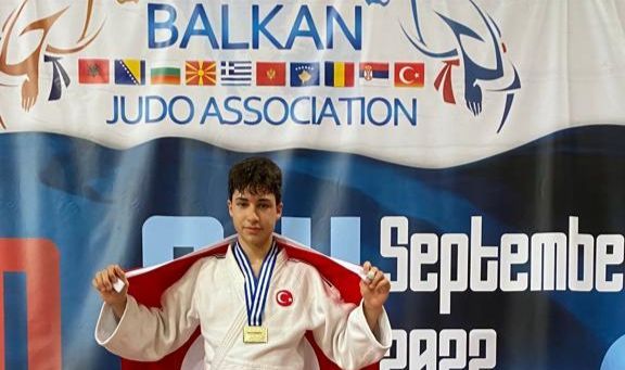EMİN LEVENT YELKENCİ BALKAN ŞAMPİYONU