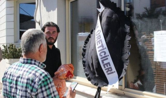 TMO'ya Siyah Çelenk Bırakarak Tepki Gösterdiler...