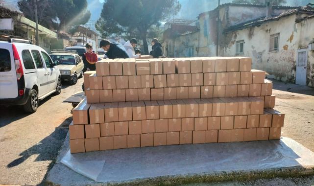 DEPREMZEDELER İÇİN ONLARCA EKMEK YAPTILAR