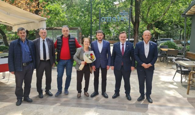 CHP’li Balaban’dan Seçim Öncesi Örnek Davranış: AKP’li Gençle, CHP’li Kadını Biraraya Getirdi