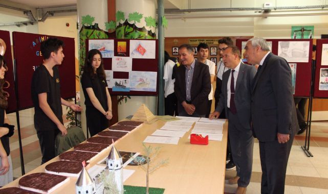 Manisa Hasan Türek Anadolu Lisesinden anlamlı sergi