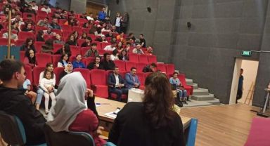 SARIGÖL MEM LİSELİ ÖĞRENCİLERLE MÜNAZARA YARIŞMASI DÜZENLENDİ