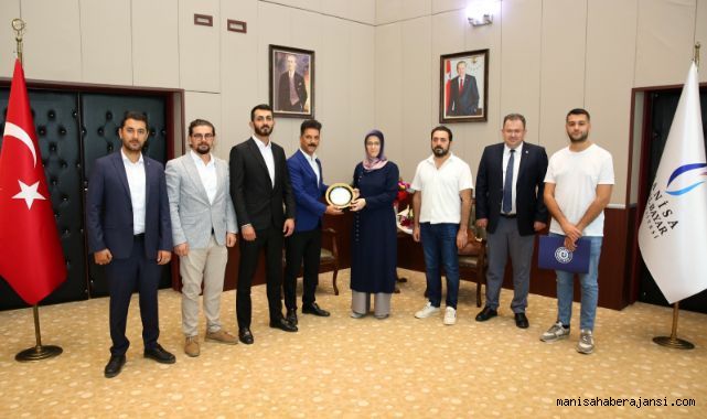 Manisa Azerbaycan Kültür ve Dayanışma Derneğinden Manisa Celal Bayar Üniversitesi Rektörü Prof.Dr. Rana KİBAR'a ziyaret.