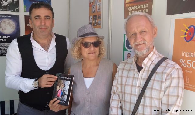 İzmir'de Aytekin Karapaça'nın Kitaplarına Yoğun İlgi