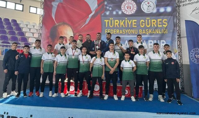 Manisa BBSK'lı Güreşçiler Afyonkarahisar'da Madalya Yağmuruna Tutuldu
