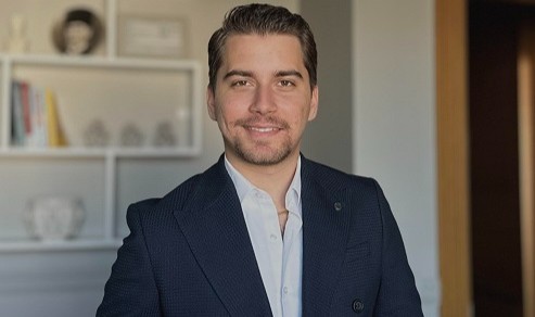 İlişkilerde Kontrol Etme İhtiyacı: Sevgi mi, Yoksa Güvensizlik mi ?