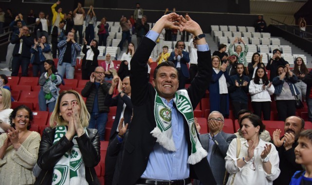 Potanın Tarzanları, Taraftarının Önünde Çok Farklı