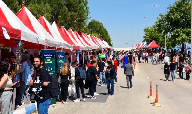Manisa Celal Bayar Üniversitesinde Bilim ve Bahar Şenliği Coşkusu