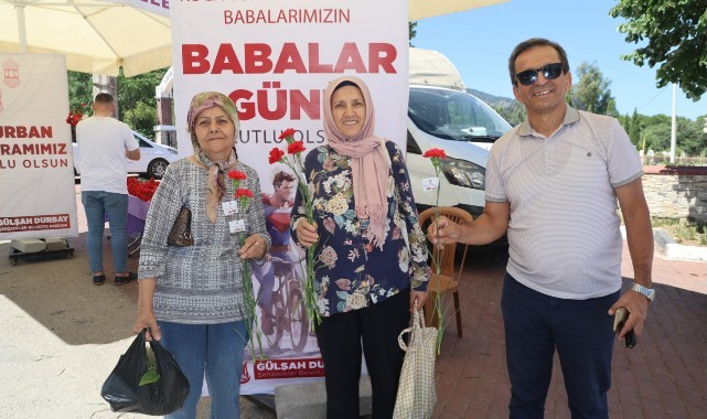 Şehzedeler Belediyesi Kabristanda Yüreklere Dokundu