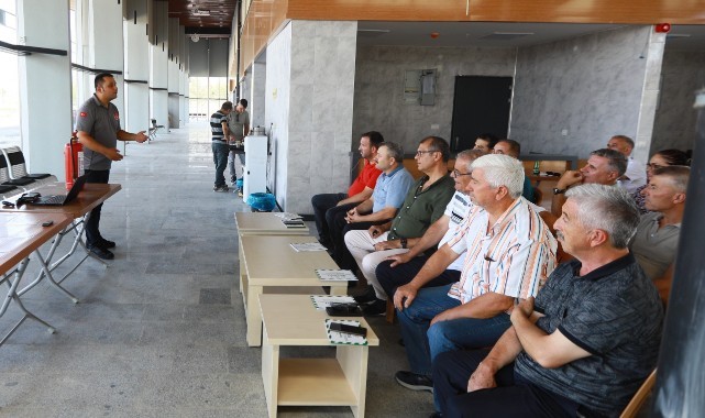 BÜYÜKŞEHİRDEN EFES SELÇUK’TA MUHTARLARA YANGIN EĞİTİMİ
