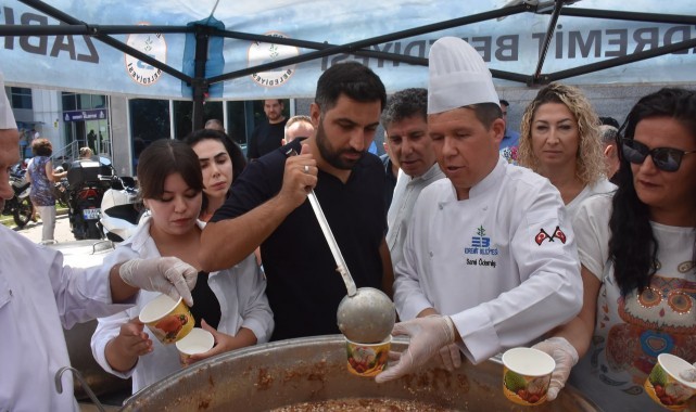 EDREMİT BELEDİYESİ’NDEN AŞURE İKRAMI