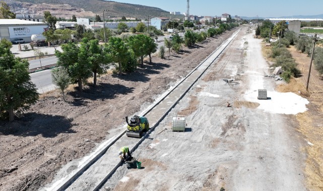 AKHİSAR ESKİ TREN YOLUNDA ÇALIŞMALAR HIZ KAZANDI