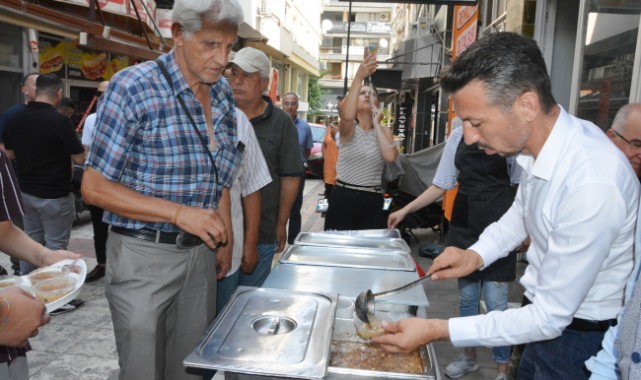 Manisa Berberler ve Kuaförler Odası'ndan Aşure Hayrı