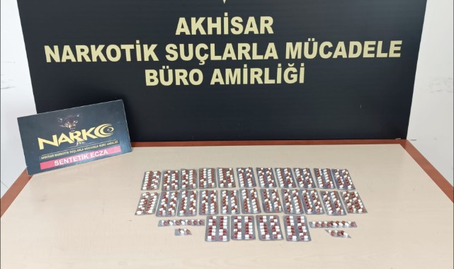 Akhisar'da Uyuşturucu Operasyonu: Yüzlerce Hap Ele Geçirildi,