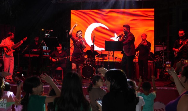 Yunusemre Kent Orkestrası Kurtuluş Günü'nde Manisalılara Unutulmaz Bir Akşam Yaşattı