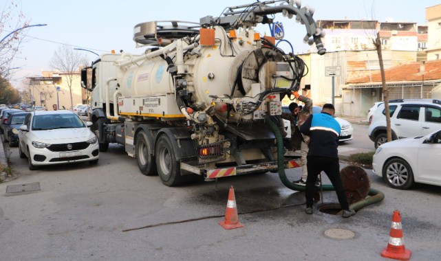 Taşkınlara Karşı Kanalizasyon Hatları Temizleniyor