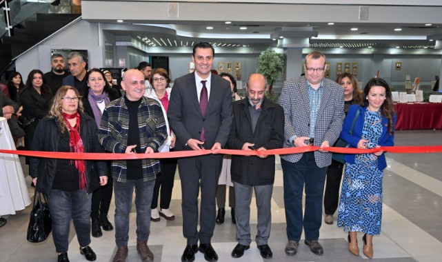 Başkan Zeyrek Kalem, Kağıt, Mürekkep ile Şiir Yolculuğu Sergisini Açtı