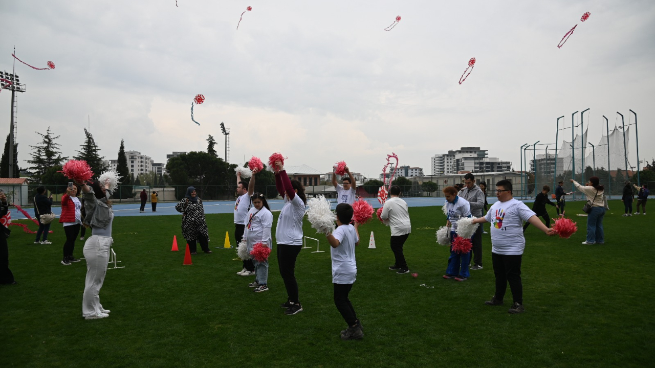Manisa’da Özel Bireyler İçin Uçurtma Şenliği Düzenlendi