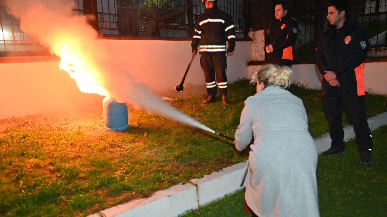 Manisa İtfaiyesi, Temel Yangın Eğitimlerine Yoğun İlgi Gösterdi