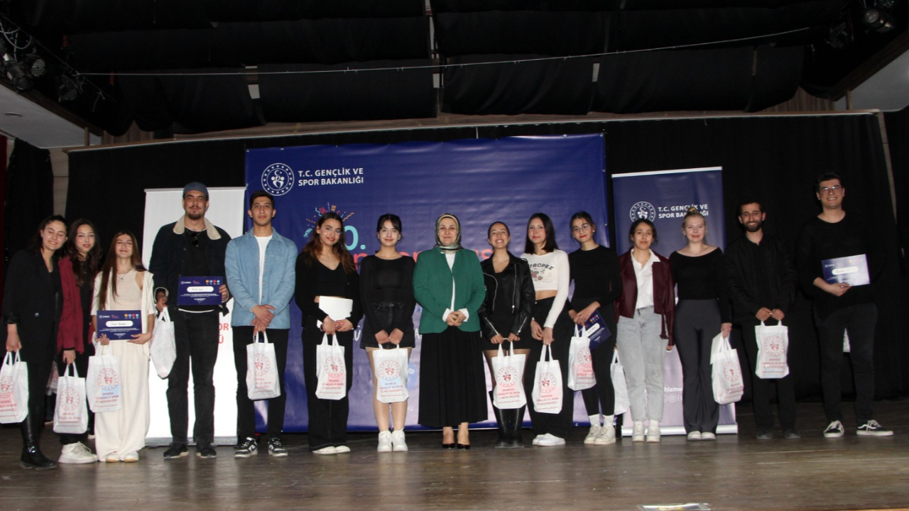 Gençler Kültür-Sanatla Sahnedeydi: Manisa Finalleri Tamamlandı