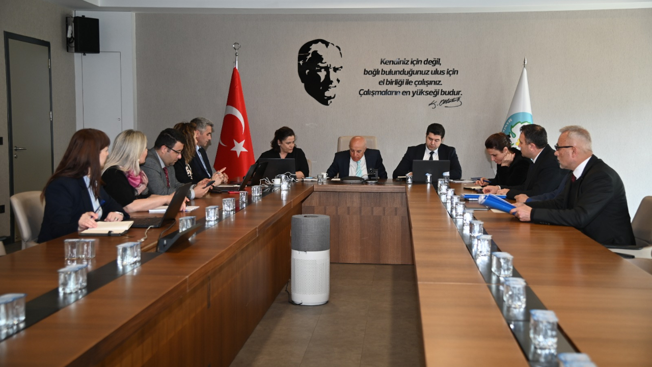 Büyükşehir’den Şeffaf Yönetim İçin Yeni Adım: Mevzuat Komisyonu Toplandı
