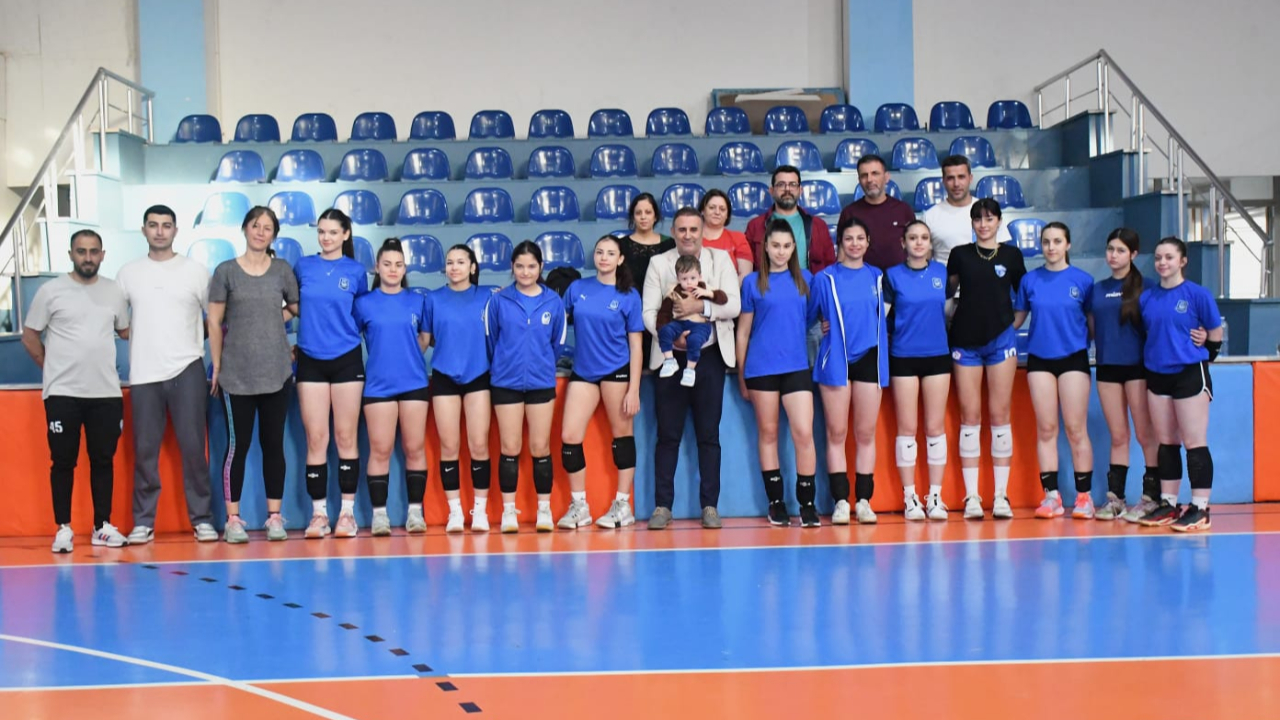 Yunusemre Belediyespor Kadın Voleybol Takımı 2. Lig Yolunda