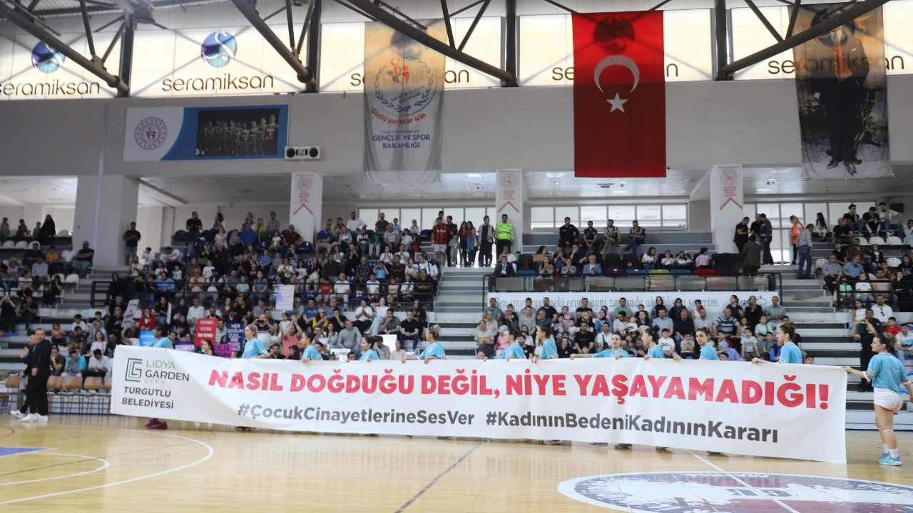 Turgutlu Belediyespor’dan “Normal Doğum” Pankartına Yanıt