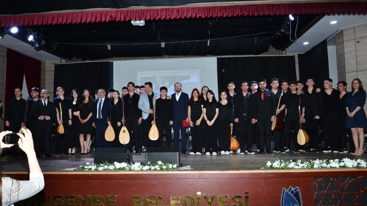 Manisa’da Neşet Ertaş Türküleriyle Duygusal Gece