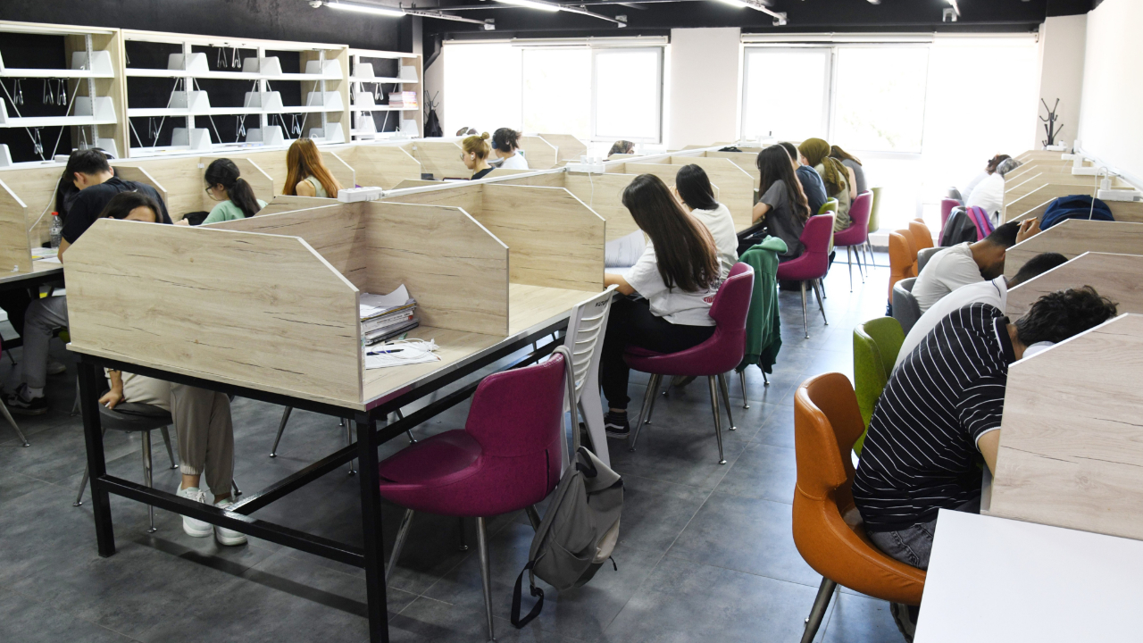 Yunusemre Kütüphaneleri Öğrencilerin Uğrak Noktası Oldu