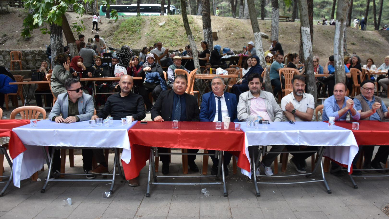 Manisa’da Balıkesirliler Bahar Coşkusunda Buluştu