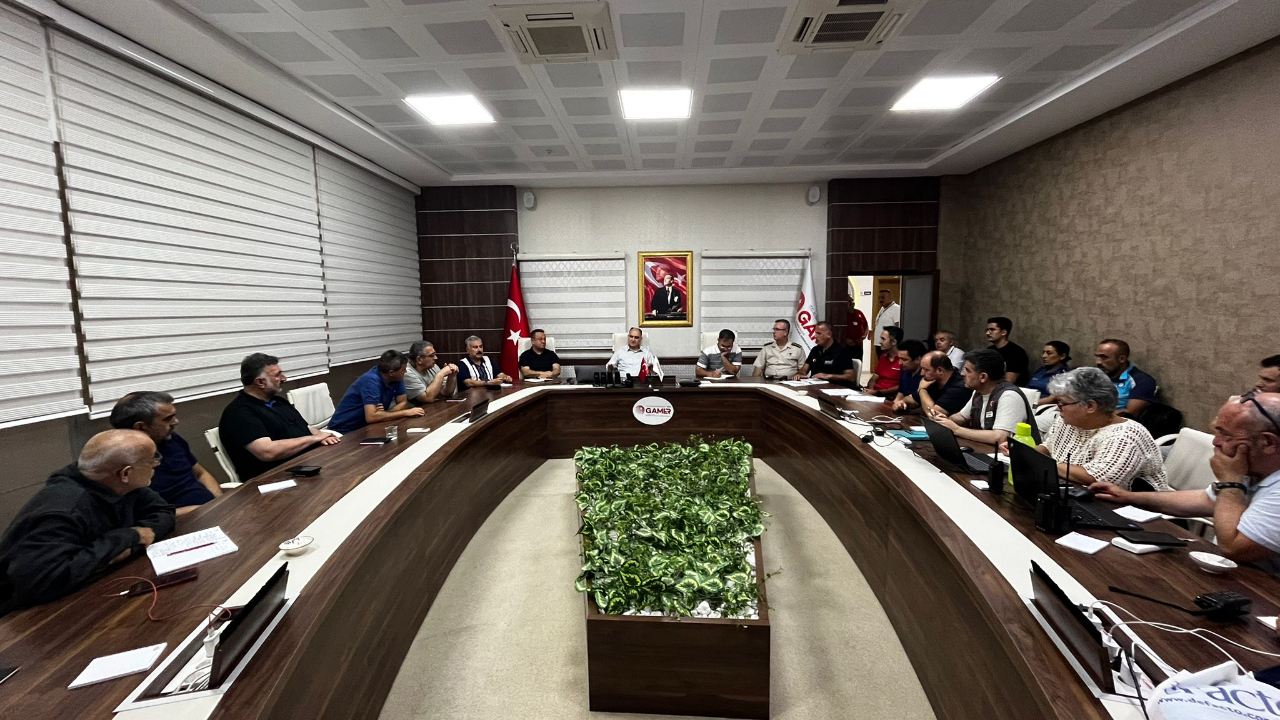 Vali Özkan, Valilik Kriz Merkezinde Çalışmaları Takip Etti