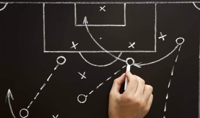 FUTBOL ANTRENÖRLÜĞÜ ÜZERİNE !!!!