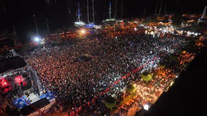 Pinhani’den Fethiye’de Cumhuriyet Coşkusu