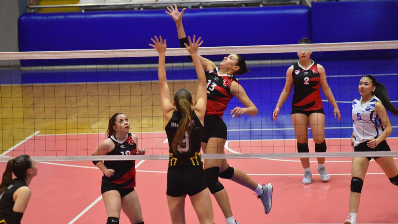 Yunusemre Genç Sultanlar Nefes Kesen Maçı Kazandı