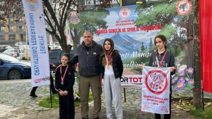 Akhisar Zirve Doğa Sporları Kulübü ilk madalyasını aldı