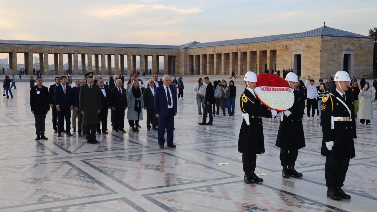 BAŞKAN ALİMOĞLU VE EMİB’TEN ANITKABİR’DE ANLAMLI ZİYARET