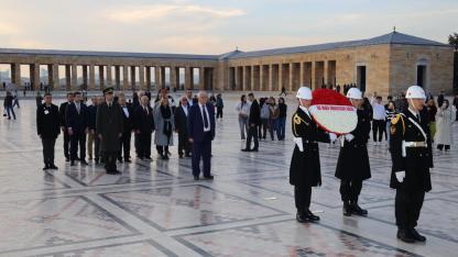 BAŞKAN ALİMOĞLU VE EMİB’TEN ANITKABİR’DE ANLAMLI ZİYARET