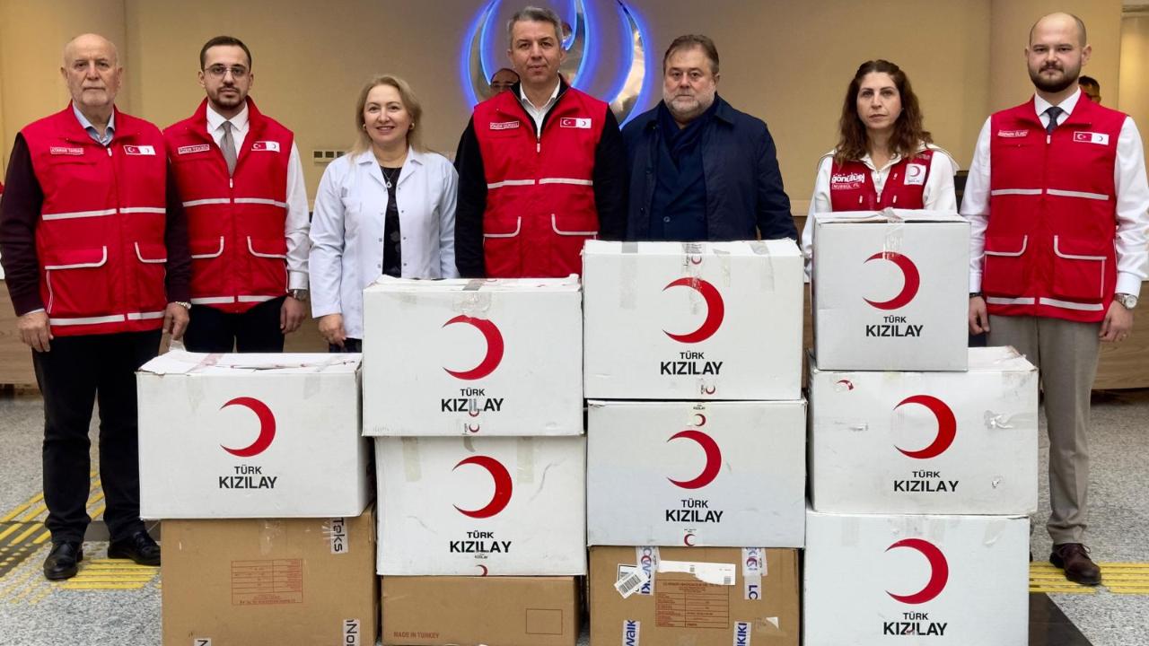Kızılay Manisa’dan hastalara giysi ve hijyen desteği