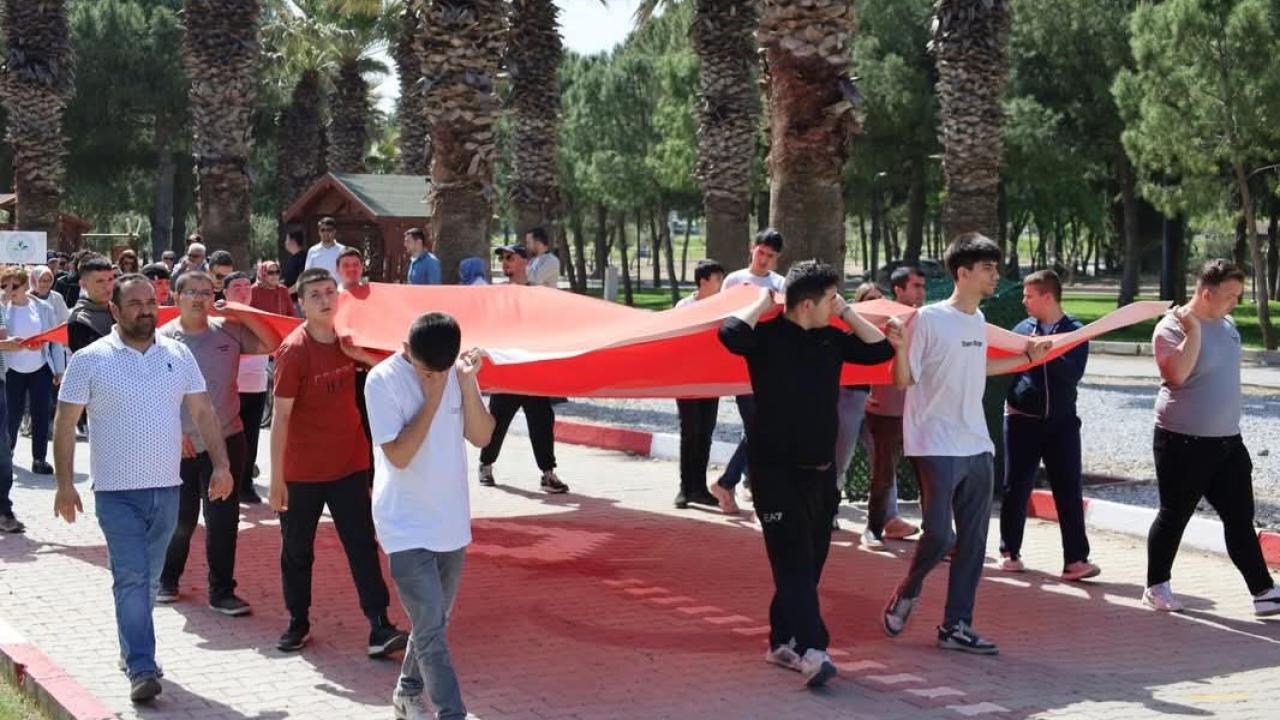 Akhisar’da Engelsiz Yaşam İçin Farkındalık Yürüyüşü