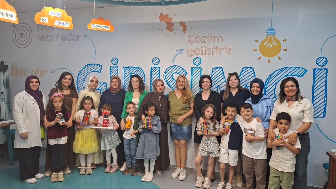 Bilim Yunusemre’de Anneler Günü Coşkusu