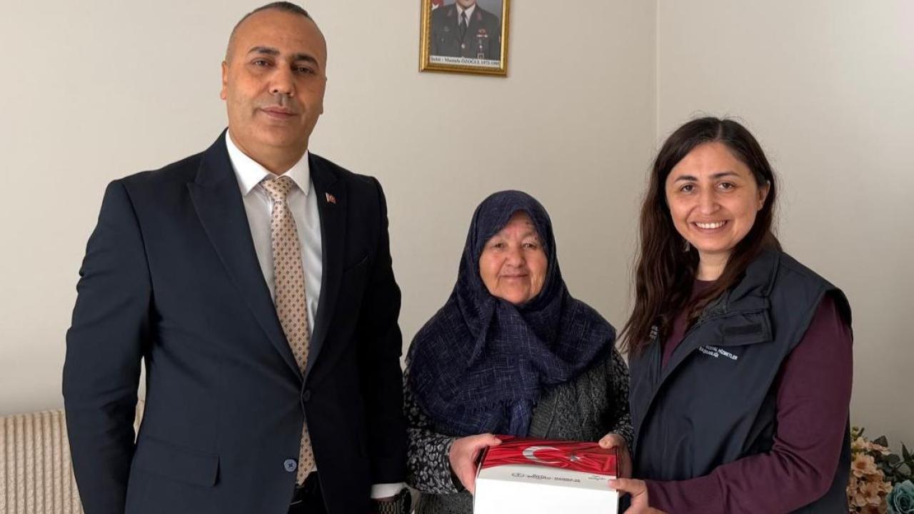 Manisa Büyükşehir’den Şehit Annelerine Ziyaret