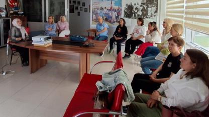 Manisa'da Aile İçi İletişim Seminerine Yoğun İlgi