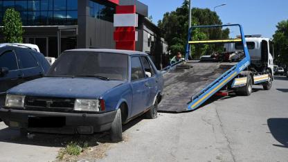 Manisa'da Sokaklar Hurda Araçlardan Temizleniyor
