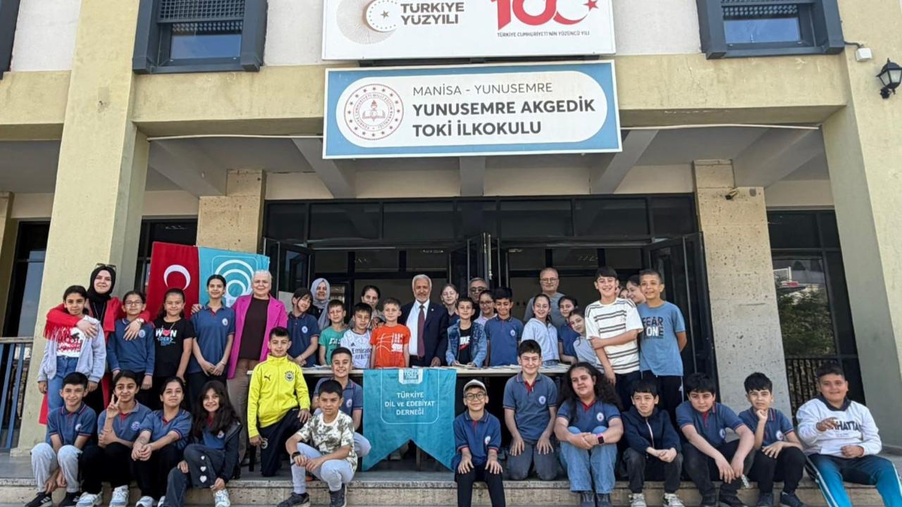 MUZAFFER YURTTAŞ’TAN KÖY OKULLARINA KİTAP DESTEĞİ