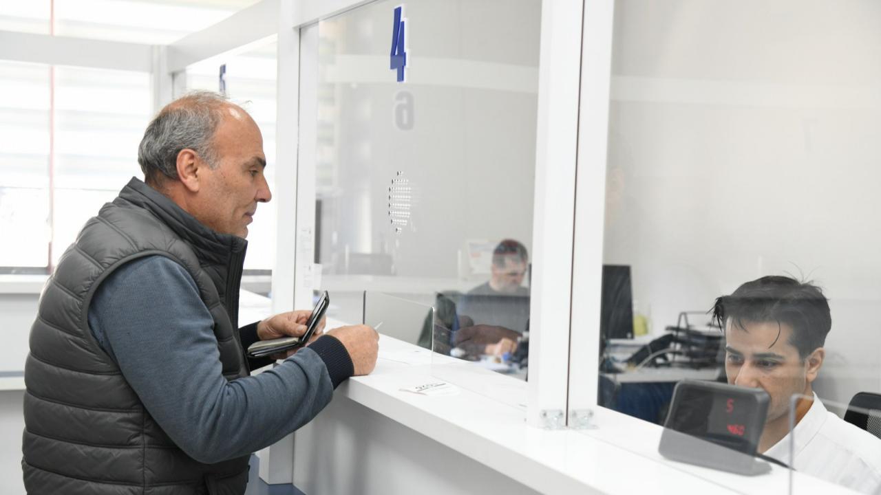 Yunusemre’de Vergi Ödemeleri İçin Bayram Mesaisi